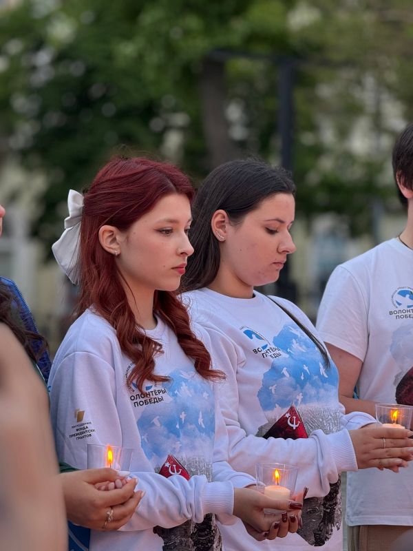 Это наш Луч Победы. Волонтёры Международного волонтёрского корпуса 80-летия Победы провели акцию «Лучи Победы» Это наш Луч Победы. Волонтёры Международного волонтёрского корпуса 80-летия Победы провели акцию «Лучи Победы»