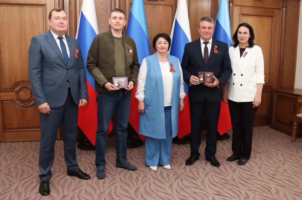 Глава ЛНР провел встречу с сопредседателем Всероссийской ассоциации развития местного самоуправления Глава ЛНР провел встречу с сопредседателем Всероссийской ассоциации развития местного самоуправления