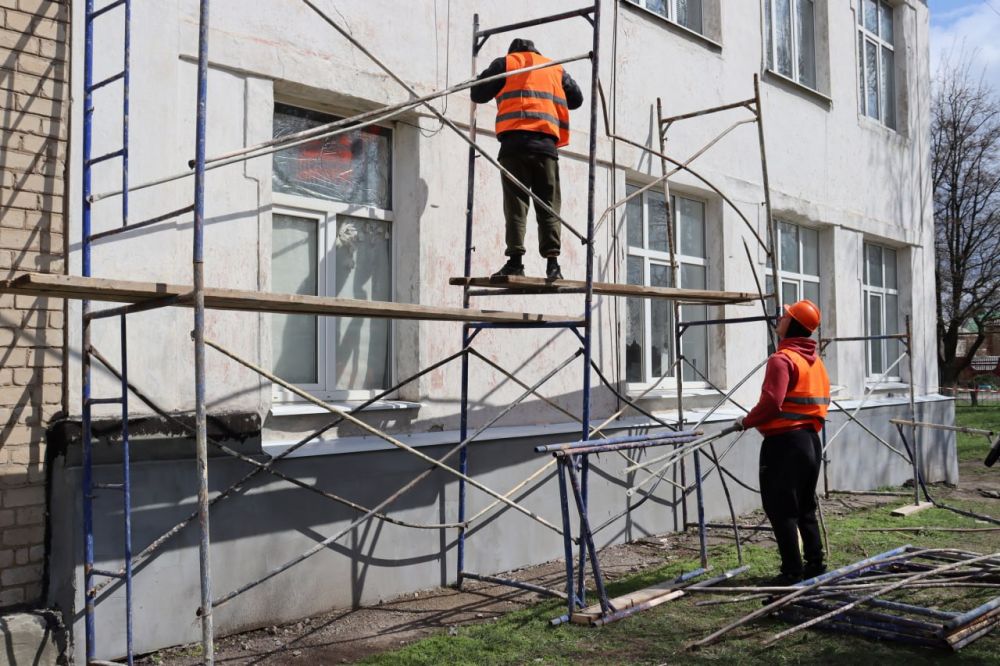 «Так, по итогам победы в программах у нас построен новый физкультурно-оздоровительный комплекс открытого типа (ФОКОТ), на котором теперь все желающие смогут сдавать нормы ГТО и не только «Так, по итогам победы в программах у нас построен новый физкультурно-оздоровительный комплекс открытого типа (ФОКОТ), на котором теперь все желающие смогут сдавать нормы ГТО и не только