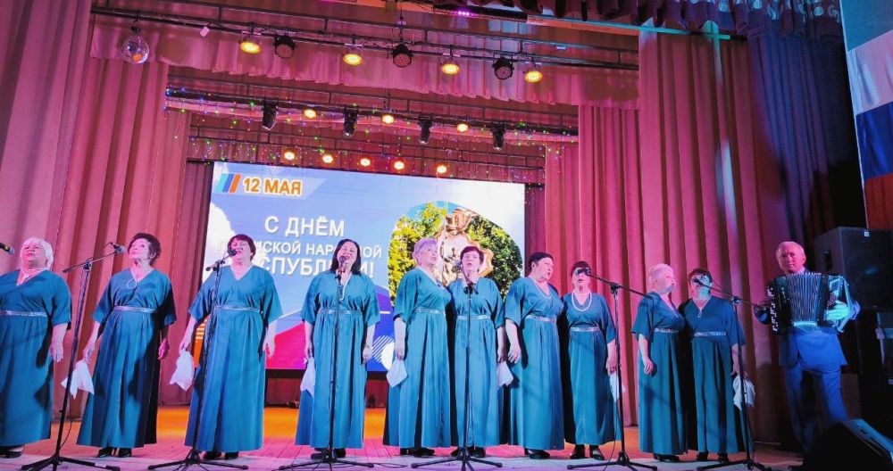 В Белокуракинском Доме культуры состоялся яркий концерт, посвящённый Дню Луганской Народной Республики В Белокуракинском Доме культуры состоялся яркий концерт, посвящённый Дню Луганской Народной Республики