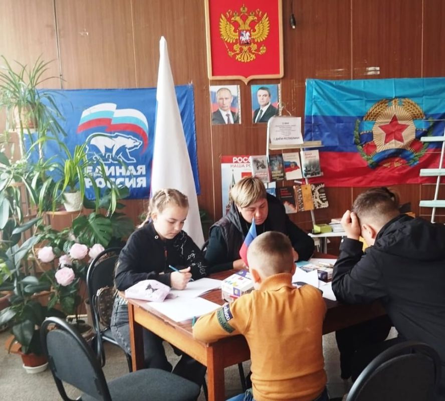 День Луганской Народной Республики - это один из главных праздников, который объединяет всех, для кого земля Донбасса – родной дом, кому дорога наша история, настоящее и будущее День Луганской Народной Республики - это один из главных праздников, который объединяет всех, для кого земля Донбасса – родной дом, кому дорога наша история, настоящее и будущее