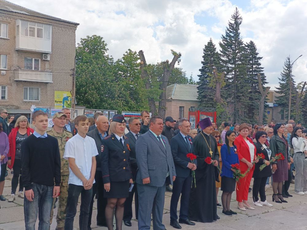 12 мая – одна из важнейших дат в истории Луганской Народной Республики, ставшая символом 12 мая – одна из важнейших дат в истории Луганской Народной Республики, ставшая символом