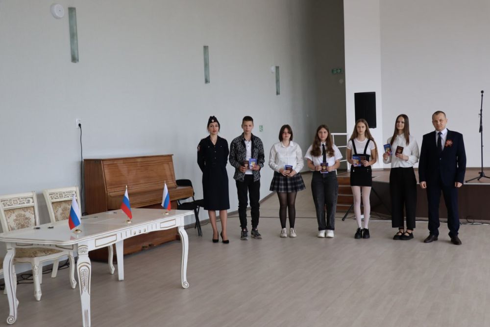 Одиннадцатую годовщину образования Луганской Народной Республики отметили в Северодонецке Одиннадцатую годовщину образования Луганской Народной Республики отметили в Северодонецке