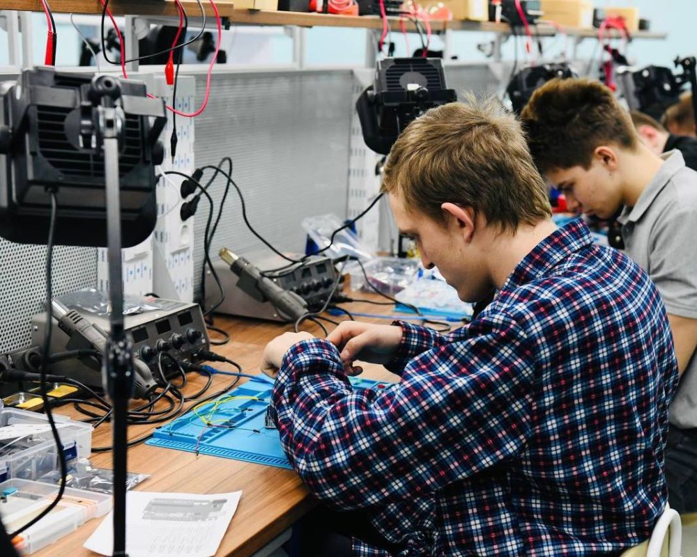 11 лет Луганской Народной Республике! 11 лет Луганской Народной Республике!