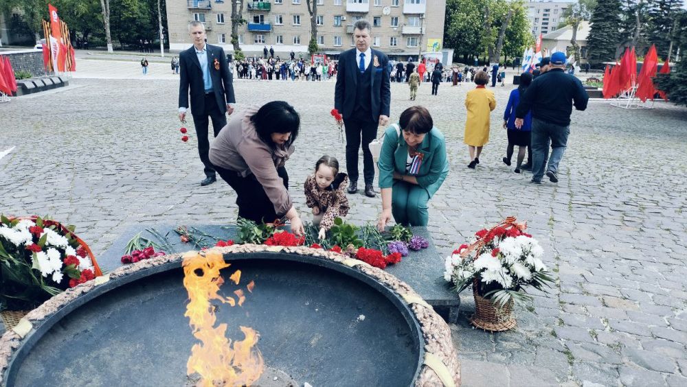12 мая – одна из важнейших дат в истории Луганской Народной Республики, ставшая символом 12 мая – одна из важнейших дат в истории Луганской Народной Республики, ставшая символом