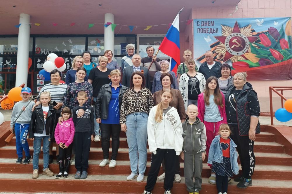 В Свердловском муниципалитете отметили 11-летие ЛНР В Свердловском муниципалитете отметили 11-летие ЛНР
