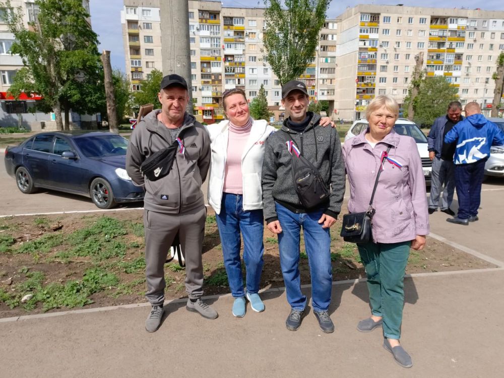 В этот день 12 мая жители ЛНР отмечают День образования Республики В этот день 12 мая жители ЛНР отмечают День образования Республики