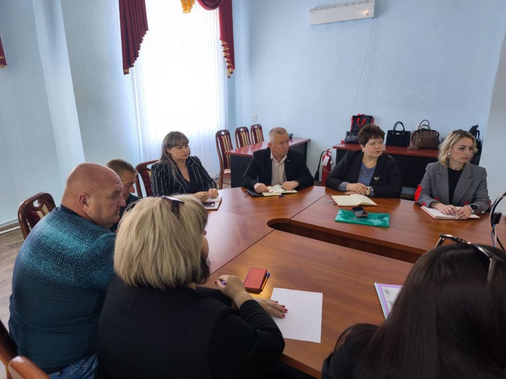 Сергей Козенко: Сегодня провел расширенное аппаратное совещание с участием руководителей структурных подразделений Администрации, а также начальников отделов и управления по жизнеобеспечению населенных пунктов округа Сергей Козенко: Сегодня провел расширенное аппаратное совещание с участием руководителей структурных подразделений Администрации, а также начальников отделов и управления по жизнеобеспечению населенных пунктов округа