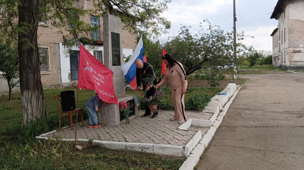 В честь 80-й годовщины Победы в Великой Отечественной войне депутаты Совета городского округа организовали небольшой автопробег В честь 80-й годовщины Победы в Великой Отечественной войне депутаты Совета городского округа организовали небольшой автопробег
