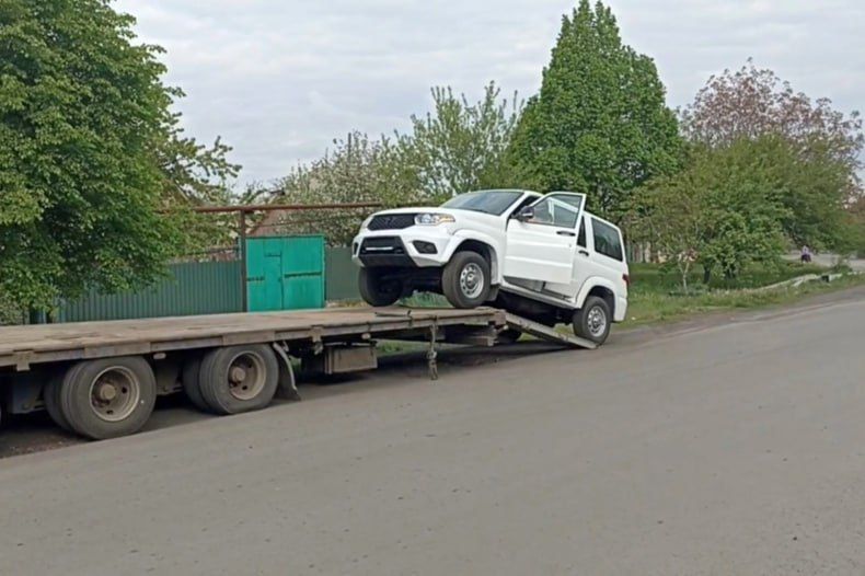 Из Красноярского края поступила партия из четырёх внедорожников для передачи в войсковые части Из Красноярского края поступила партия из четырёх внедорожников для передачи в войсковые части