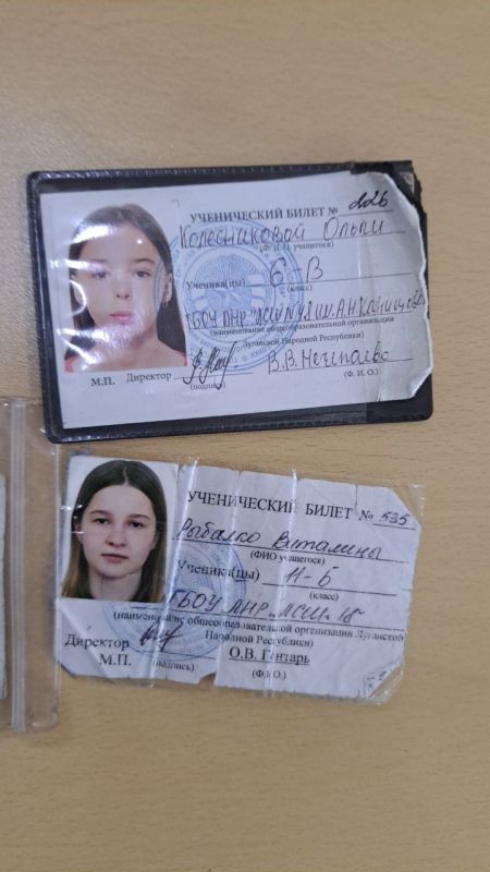 В автобусах найдены вещи, владельцев просим связаться с нами по телефону: +79591703977 В автобусах найдены вещи, владельцев просим связаться с нами по телефону: +79591703977