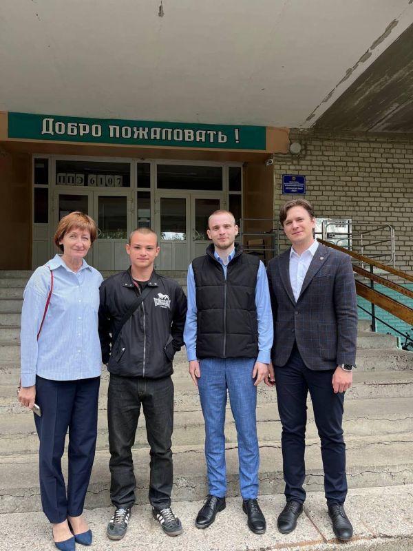 В рамках взаимодействия между институтом непрерывного образования Новосибирского ГПУ и Беловодским МО ЛНР кандидат педагогичских наук, доцент кафедры управления образованием института непрерывного образования НГПУ Натаья... В рамках взаимодействия между институтом непрерывного образования Новосибирского ГПУ и Беловодским МО ЛНР кандидат педагогичских наук, доцент кафедры управления образованием института непрерывного образования НГПУ Натаья...