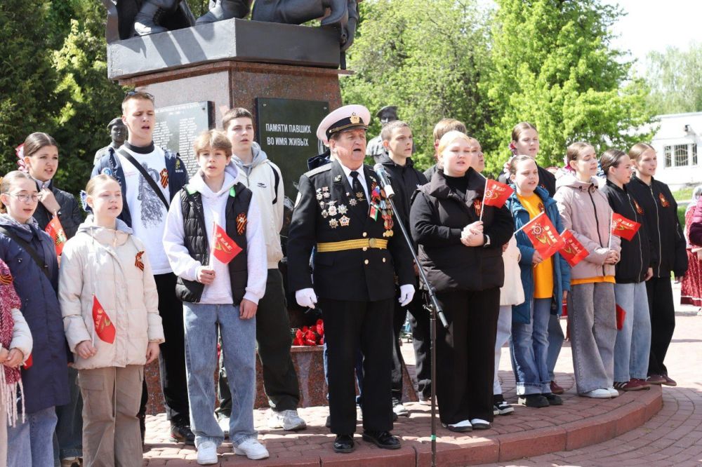 В Брянске завершился XV Всероссийский фестиваль детско-юношеских и молодёжных коллективов и исполнителей народной музыки им. Виталия Гаврилова. Он проводился в рамках проекта «Как на Красной горке» под эгидой президентского... В Брянске завершился XV Всероссийский фестиваль детско-юношеских и молодёжных коллективов и исполнителей народной музыки им. Виталия Гаврилова. Он проводился в рамках проекта «Как на Красной горке» под эгидой президентского...
