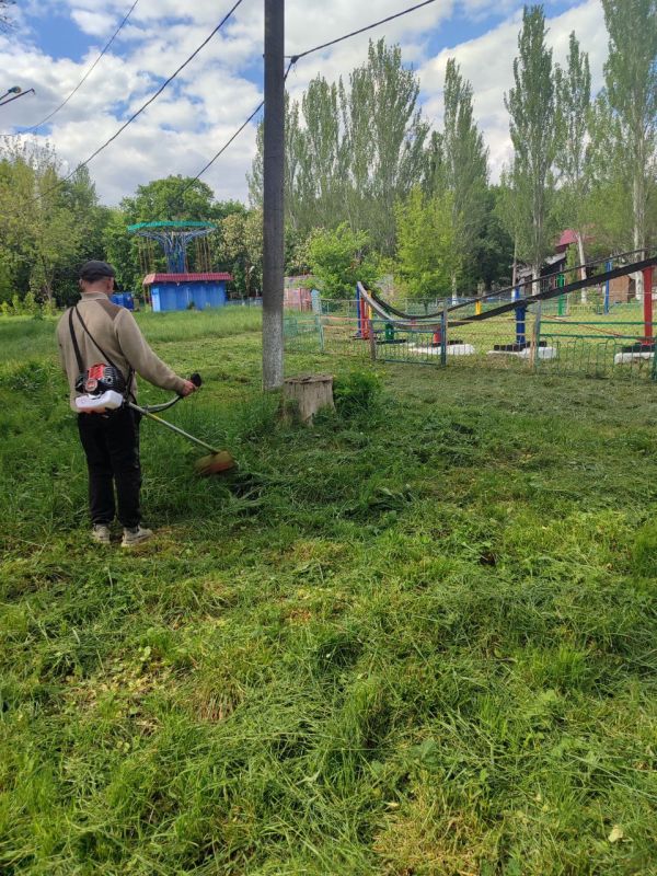Покос травы - это процесс удаления лишней растительности на определенной территории, который является неотъемлемой частью благоустройства и ухода Покос травы - это процесс удаления лишней растительности на определенной территории, который является неотъемлемой частью благоустройства и ухода