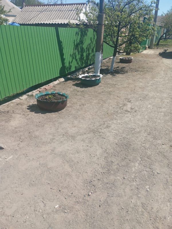 В Дубовском состоялся очередной субботник В Дубовском состоялся очередной субботник