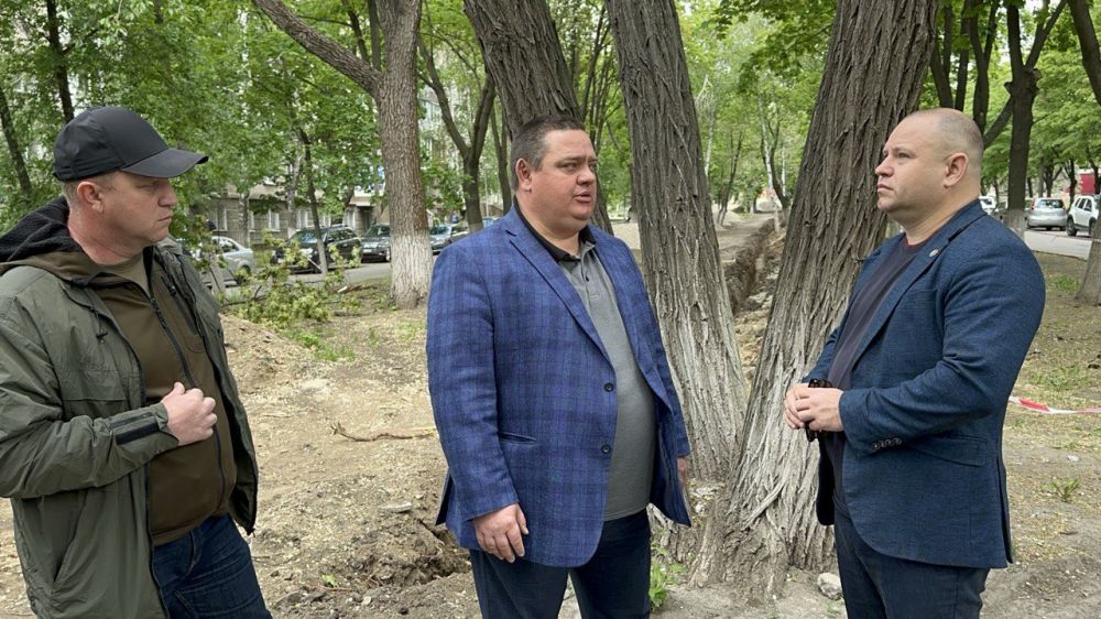 Андрей Рубанцов: Сегодня наш городской округ с рабочим визитом посетил заместитель Министра строительства и жилищно-коммунального хозяйства Луганской Народной Республики Станислав Дупленко Андрей Рубанцов: Сегодня наш городской округ с рабочим визитом посетил заместитель Министра строительства и жилищно-коммунального хозяйства Луганской Народной Республики Станислав Дупленко