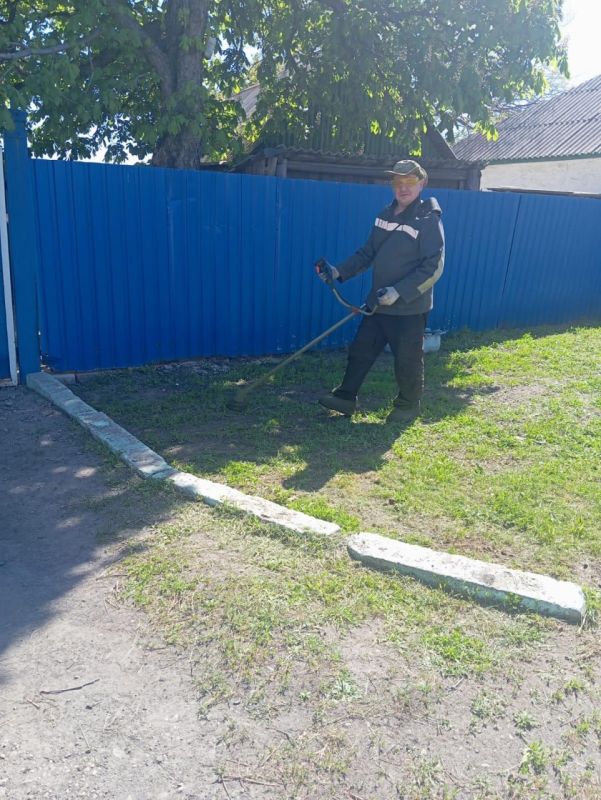 В Дубовском состоялся очередной субботник В Дубовском состоялся очередной субботник