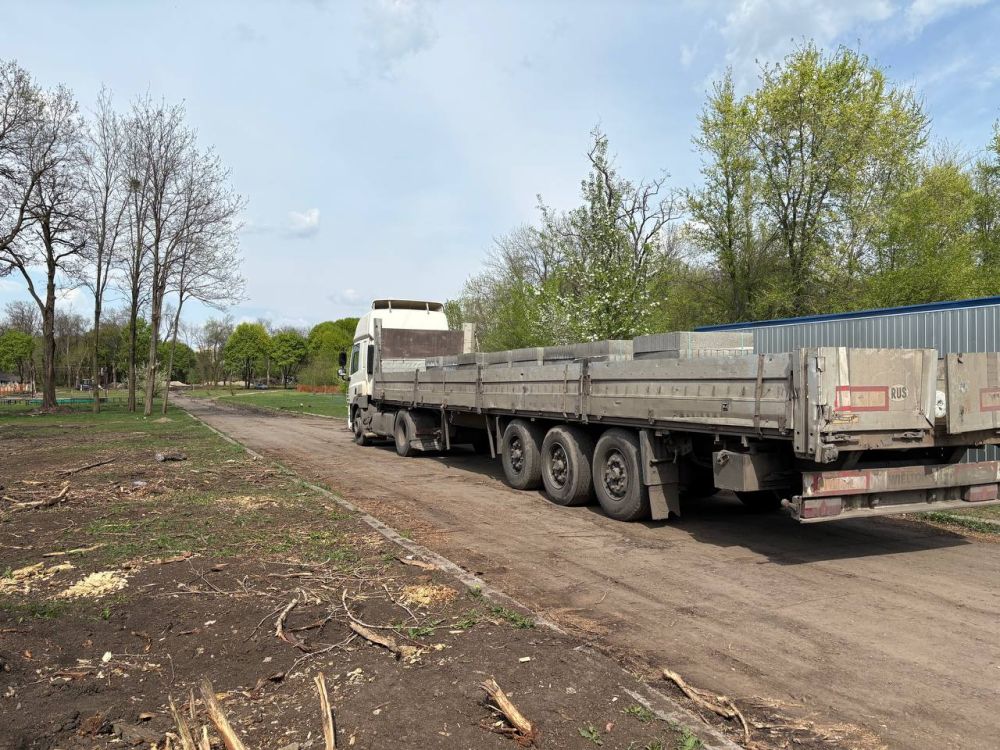 Благоустройство парковой зоны между 2-м и 3-м микрорайонами Благоустройство парковой зоны между 2-м и 3-м микрорайонами