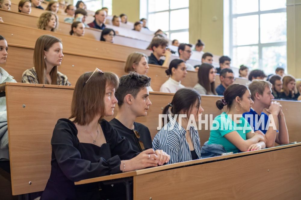 В ЛГПУ состоялась презентация Всероссийской форумной кампании и проектов арт-кластера «Таврида» для студентов В ЛГПУ состоялась презентация Всероссийской форумной кампании и проектов арт-кластера «Таврида» для студентов
