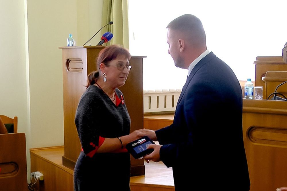 В рамках заседания Народного Совета состоялось торжественное вручение медалей «Отец солдата» В рамках заседания Народного Совета состоялось торжественное вручение медалей «Отец солдата»
