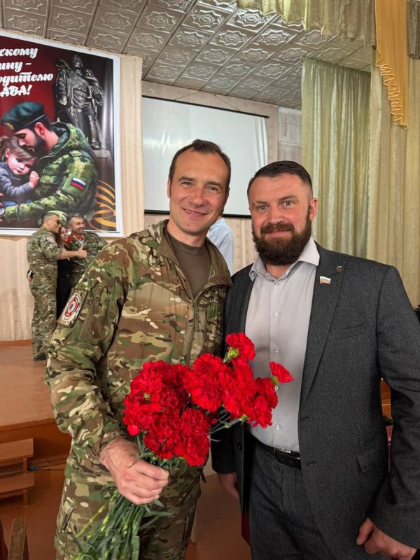 В ГБОУ ЛНР «Краснолучская гимназия №1 имени Л. Литвяк» состоялось выступление «Рубиновой Звезды» В ГБОУ ЛНР «Краснолучская гимназия №1 имени Л. Литвяк» состоялось выступление «Рубиновой Звезды»
