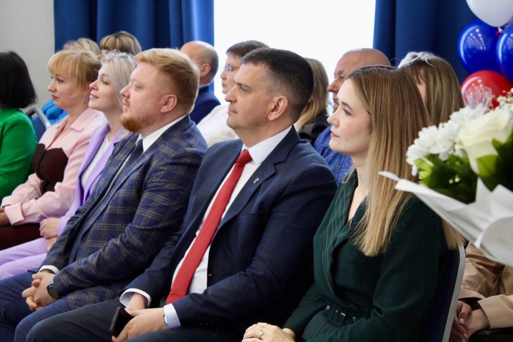 Иван Кусов: Сегодня прошло подведение итогов конкурсов профмастерства в ЛНР, где 74 педагога соревновались за право быть лучшими в разных направлениях: «Директор года», «Учитель года», «Воспитатель года», «Учитель... Иван Кусов: Сегодня прошло подведение итогов конкурсов профмастерства в ЛНР, где 74 педагога соревновались за право быть лучшими в разных направлениях: «Директор года», «Учитель года», «Воспитатель года», «Учитель...