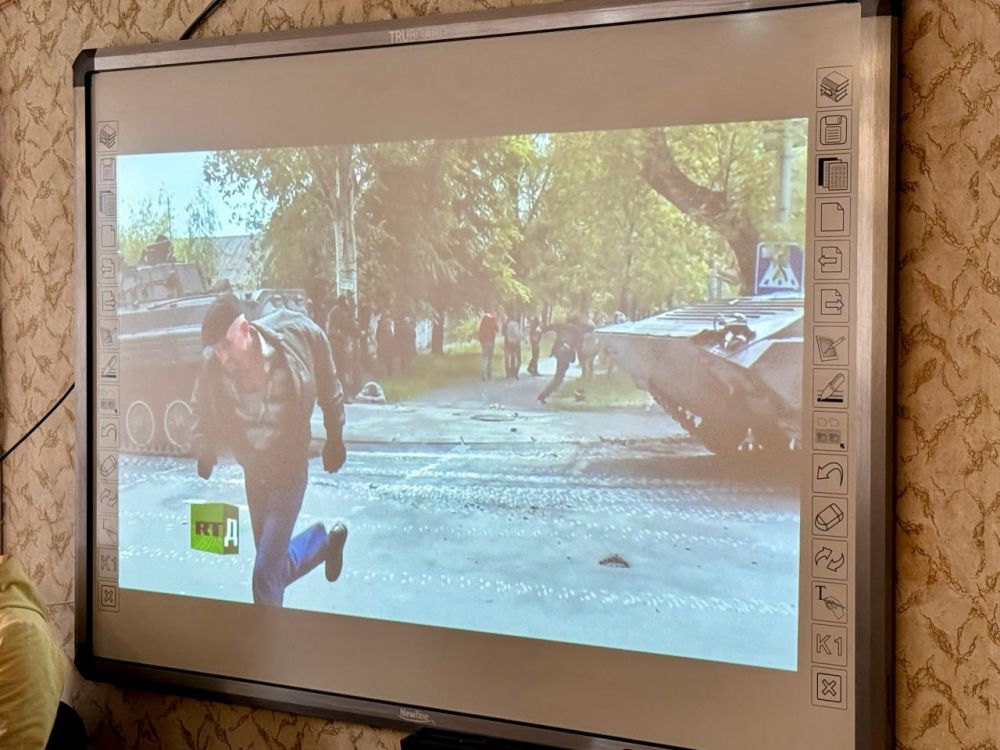 12 мая - значимый для жителей Донбасса праздник - День Луганской Народной Республики 12 мая - значимый для жителей Донбасса праздник - День Луганской Народной Республики