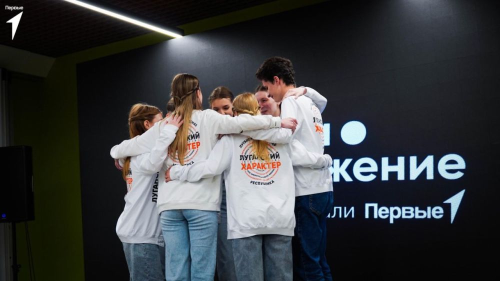 Лучшие команды активистов Движения Первых из всей Республики собрались в Доме молодёжи, чтобы показать свои медиаспособности и доказать, что они заслуживают миллионы лайков Лучшие команды активистов Движения Первых из всей Республики собрались в Доме молодёжи, чтобы показать свои медиаспособности и доказать, что они заслуживают миллионы лайков