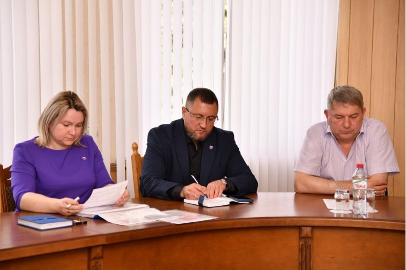Состоялось заседание постоянной комиссии по социально-экономическому развитию и вопросам ЖКХ Совета депутатов Состоялось заседание постоянной комиссии по социально-экономическому развитию и вопросам ЖКХ Совета депутатов