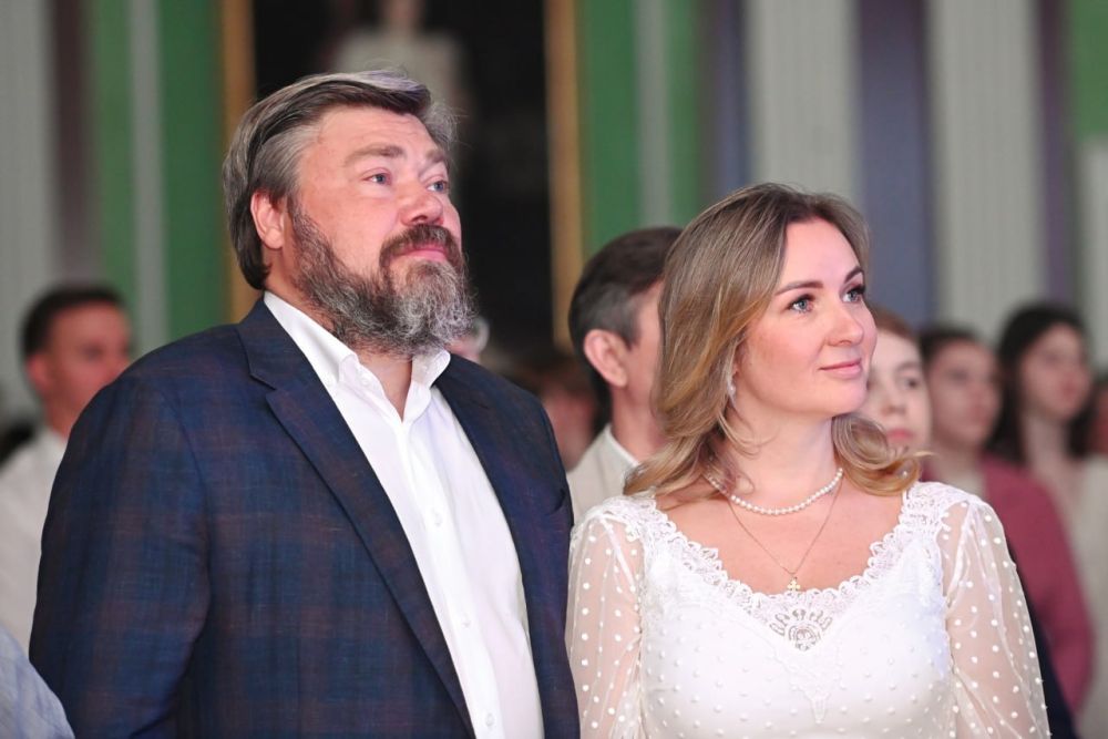 Константин Малофеев: Сегодня в нашей Православной гимназии Святителя Василия Великого состоялся замечательный праздник – благотворительная ярмарка "Белый цветок", приуроченная ко дню рождения Государя-страстотерпца Николая II Константин Малофеев: Сегодня в нашей Православной гимназии Святителя Василия Великого состоялся замечательный праздник – благотворительная ярмарка "Белый цветок", приуроченная ко дню рождения Государя-страстотерпца Николая II