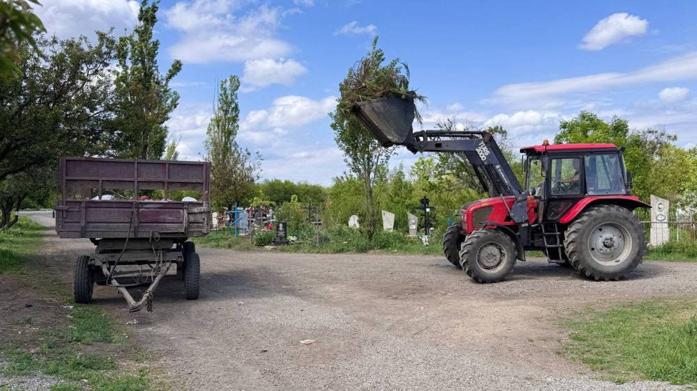 Андрей Рубанцов: МУП «ЖЭК» города Ровеньки продолжает работы по благоустройству территорий кладбищ, расположенных на пгт Дзержинский Андрей Рубанцов: МУП «ЖЭК» города Ровеньки продолжает работы по благоустройству территорий кладбищ, расположенных на пгт Дзержинский