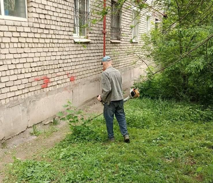 Коммунальные службы проводят работы на территории города Коммунальные службы проводят работы на территории города