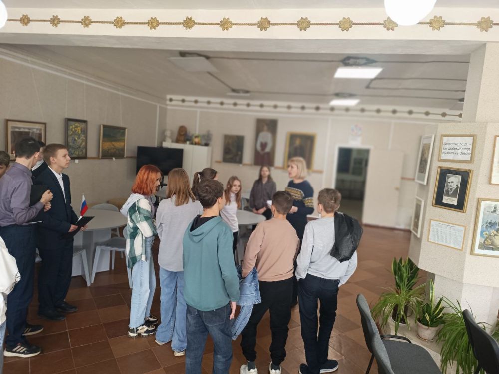 В Кировске прошла экскурсия «Залами городского музея» В Кировске прошла экскурсия «Залами городского музея»