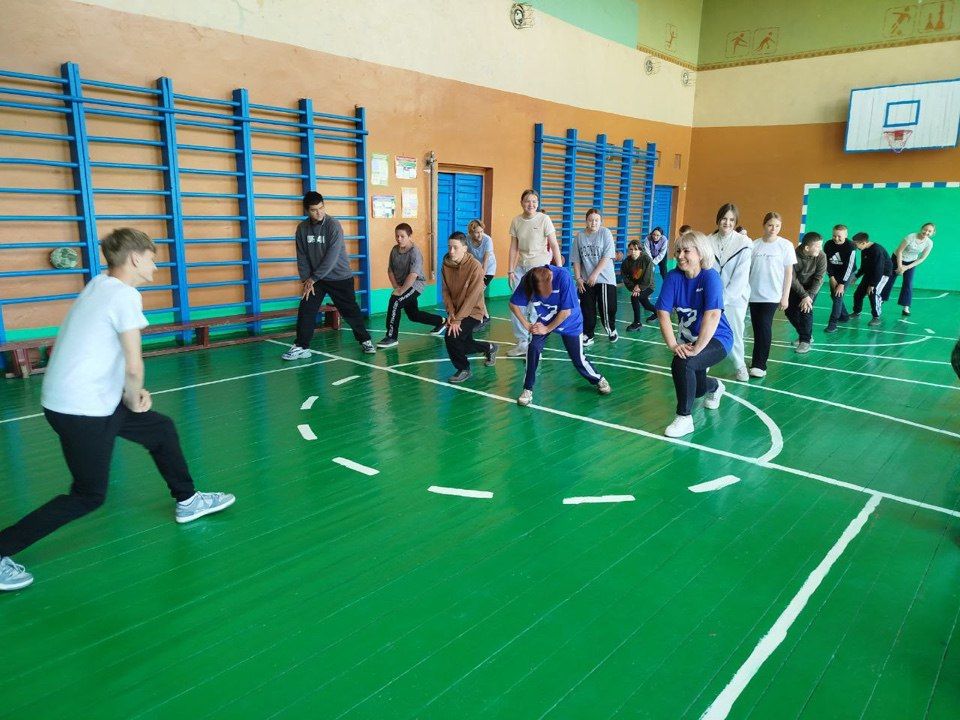Зарядка памяти: в Дьяковской гимназии почтили спортсмена-фронтовика Виктора Чукарина Зарядка памяти: в Дьяковской гимназии почтили спортсмена-фронтовика Виктора Чукарина