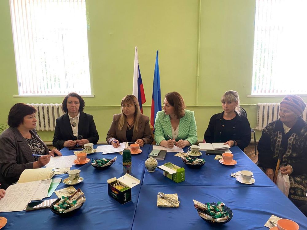 Виктория Сошина: В пгт Крепенский прошла встреча с семьями военнослужащих, погибших в ходе специальной военной операции Виктория Сошина: В пгт Крепенский прошла встреча с семьями военнослужащих, погибших в ходе специальной военной операции