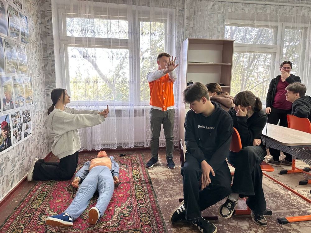 Ученики Фабриченской средней школы приняли участие во Всероссийском проекте «Первая помощь» Ученики Фабриченской средней школы приняли участие во Всероссийском проекте «Первая помощь»