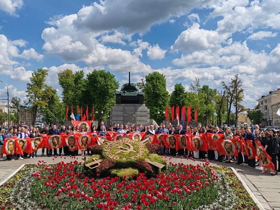 Молодежь помнит! Участники «Учимся выбирать» присоединились к «Эстафете Победы»! Молодежь помнит! Участники «Учимся выбирать» присоединились к «Эстафете Победы»!