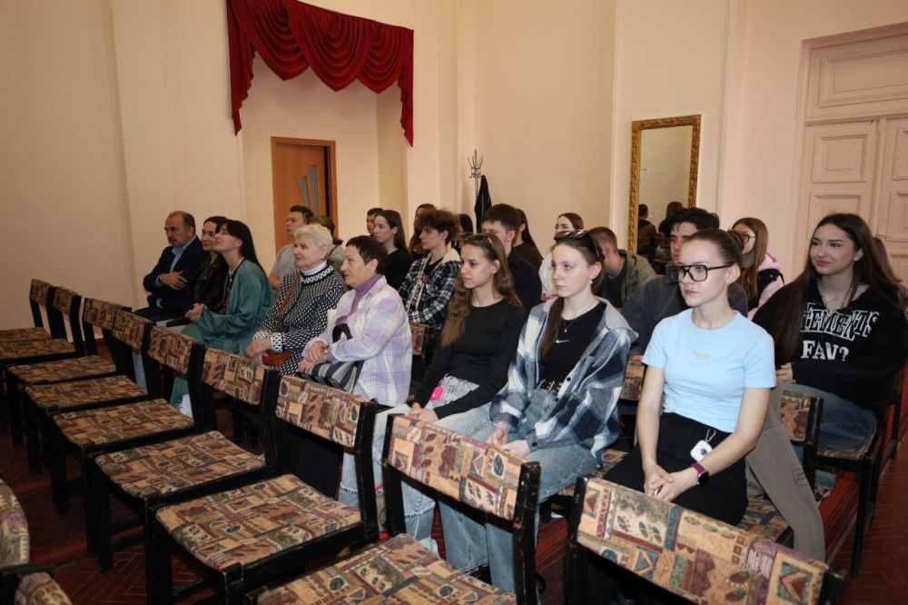 В ГДК им. Горького прошла встреча «Песни Победы» В ГДК им. Горького прошла встреча «Песни Победы»