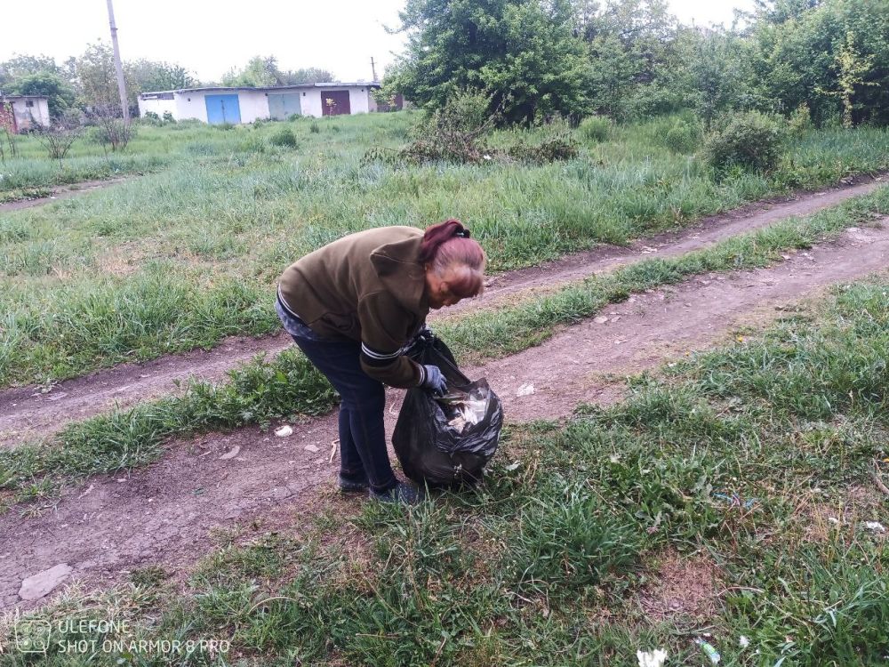 С целью обеспечения благоприятной среды для проживания населения, в пгт Ясеновский и пгт Пролетарский продолжаются работы С целью обеспечения благоприятной среды для проживания населения, в пгт Ясеновский и пгт Пролетарский продолжаются работы
