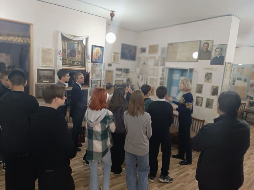 В Кировске прошла экскурсия «Залами городского музея» В Кировске прошла экскурсия «Залами городского музея»