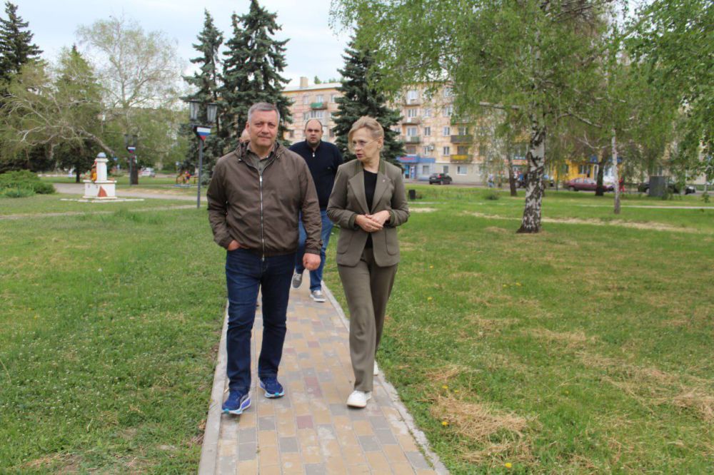 В рамках рабочей поездки Губернатор Иркутской области Игорь Кобзев посетил подшефный Кировск ЛНР В рамках рабочей поездки Губернатор Иркутской области Игорь Кобзев посетил подшефный Кировск ЛНР