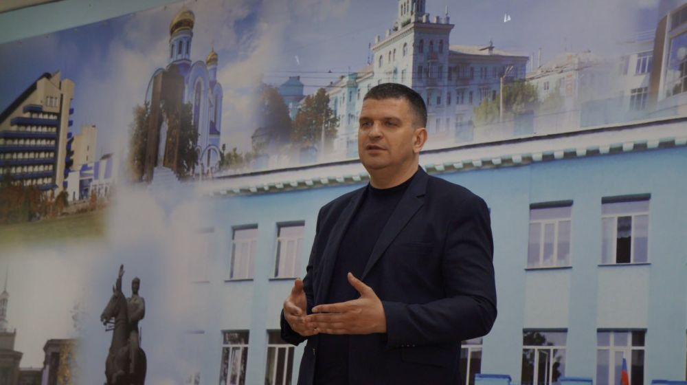 Задача - обновить Совет молодых педагогов Луганска Задача - обновить Совет молодых педагогов Луганска