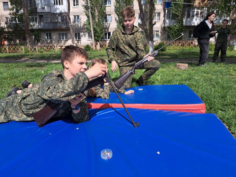 Тренировка по стрельбе для школьников прошла в рамках «Силы России» в Свердловске Тренировка по стрельбе для школьников прошла в рамках «Силы России» в Свердловске