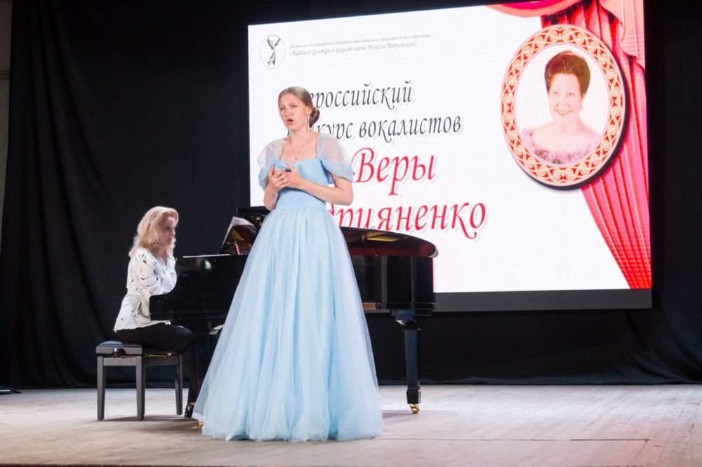 4 Гран-при вручили на Конкурсе вокалистов имени Веры Андрияненко 4 Гран-при вручили на Конкурсе вокалистов имени Веры Андрияненко