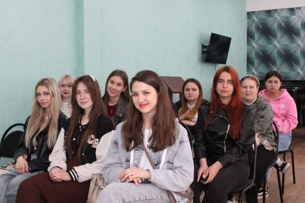 В Стахановском колледже #ЛГПУ продолжает работу Школа вожатых В Стахановском колледже #ЛГПУ продолжает работу Школа вожатых