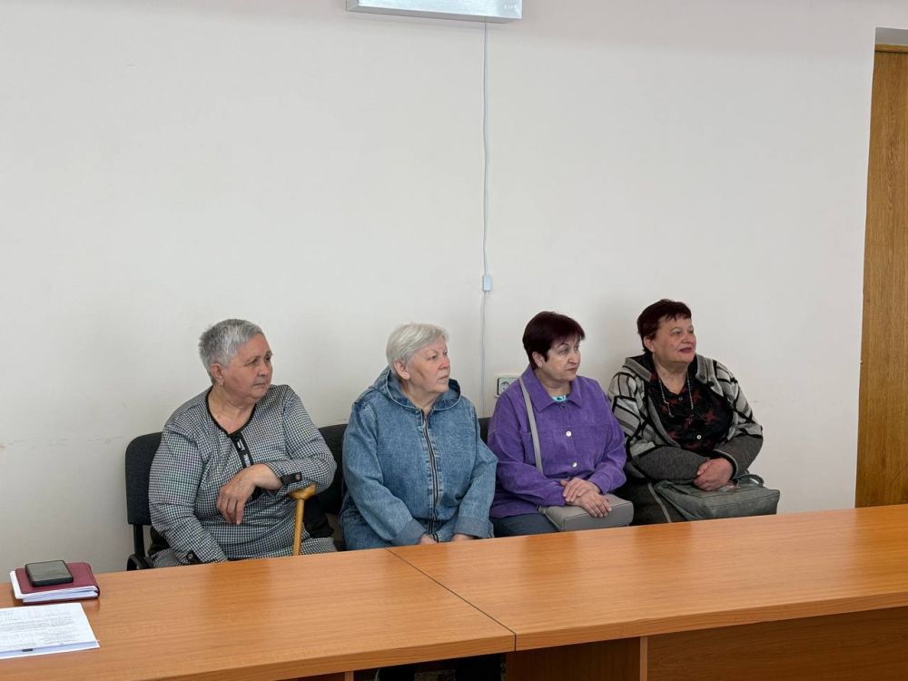 В Кировске состоялся еженедельный приём граждан В Кировске состоялся еженедельный приём граждан