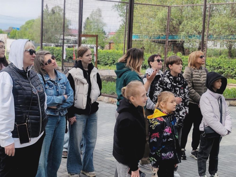 Дети и тренеры спортивной школы Стаханова посетили Большереченский зоопарк Дети и тренеры спортивной школы Стаханова посетили Большереченский зоопарк