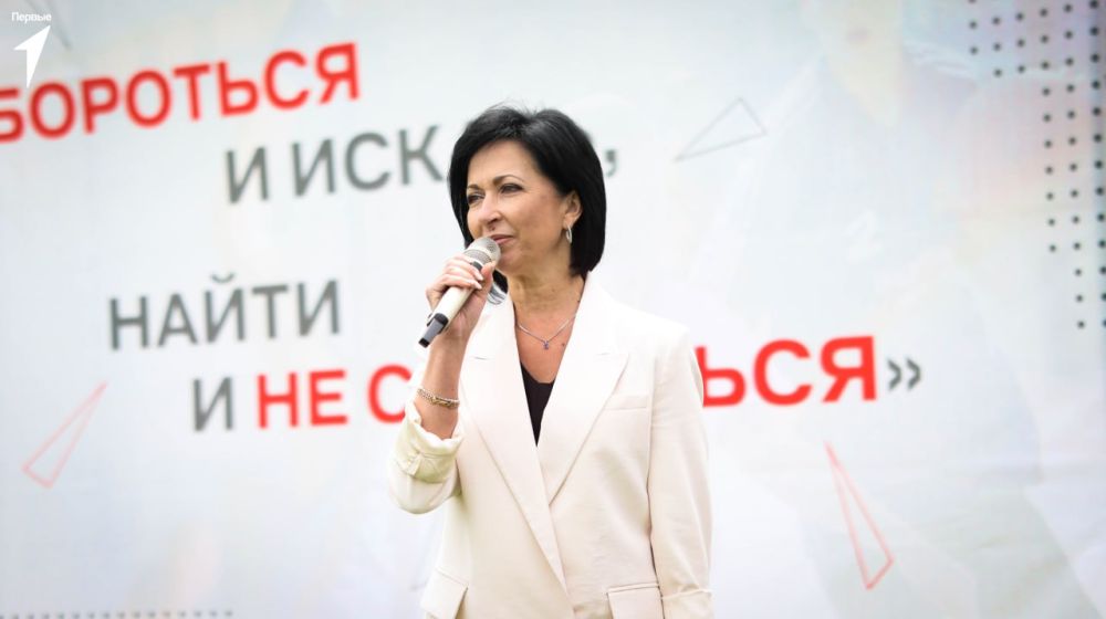 Юные чемпионы в деле!. В Луганске прошли соревнования по мини-футболу в рамках регионального этапа Цикла спортивных мероприятий «Будь Первым!» В состязаниях поучаствовали команды из разных городов ЛНР, которые стали лучшими... Юные чемпионы в деле!. В Луганске прошли соревнования по мини-футболу в рамках регионального этапа Цикла спортивных мероприятий «Будь Первым!» В состязаниях поучаствовали команды из разных городов ЛНР, которые стали лучшими...