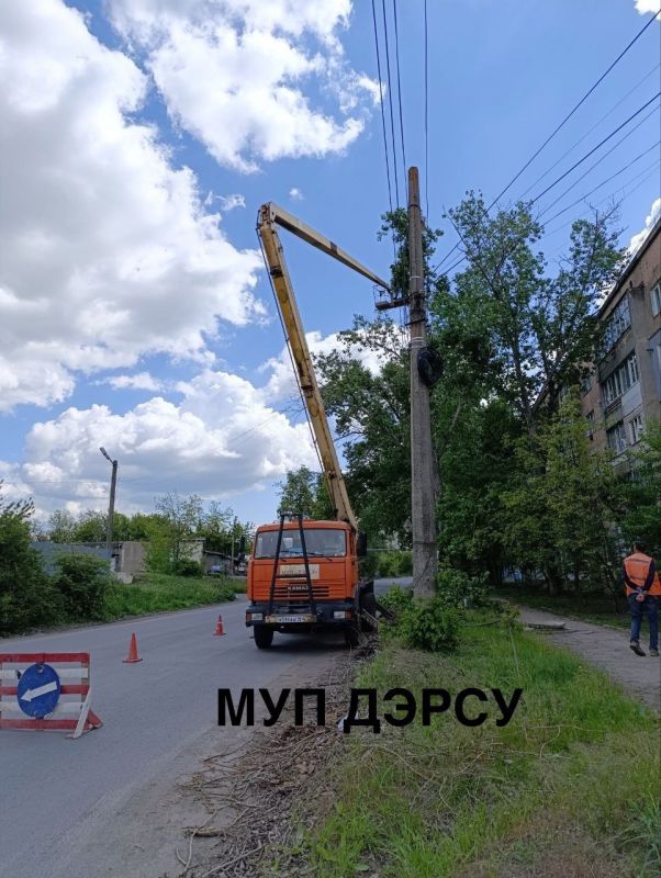 За период с 13 по 16 мая работниками МУП "ДЭРСУ" были выполнены следующие работы: За период с 13 по 16 мая работниками МУП "ДЭРСУ" были выполнены следующие работы: