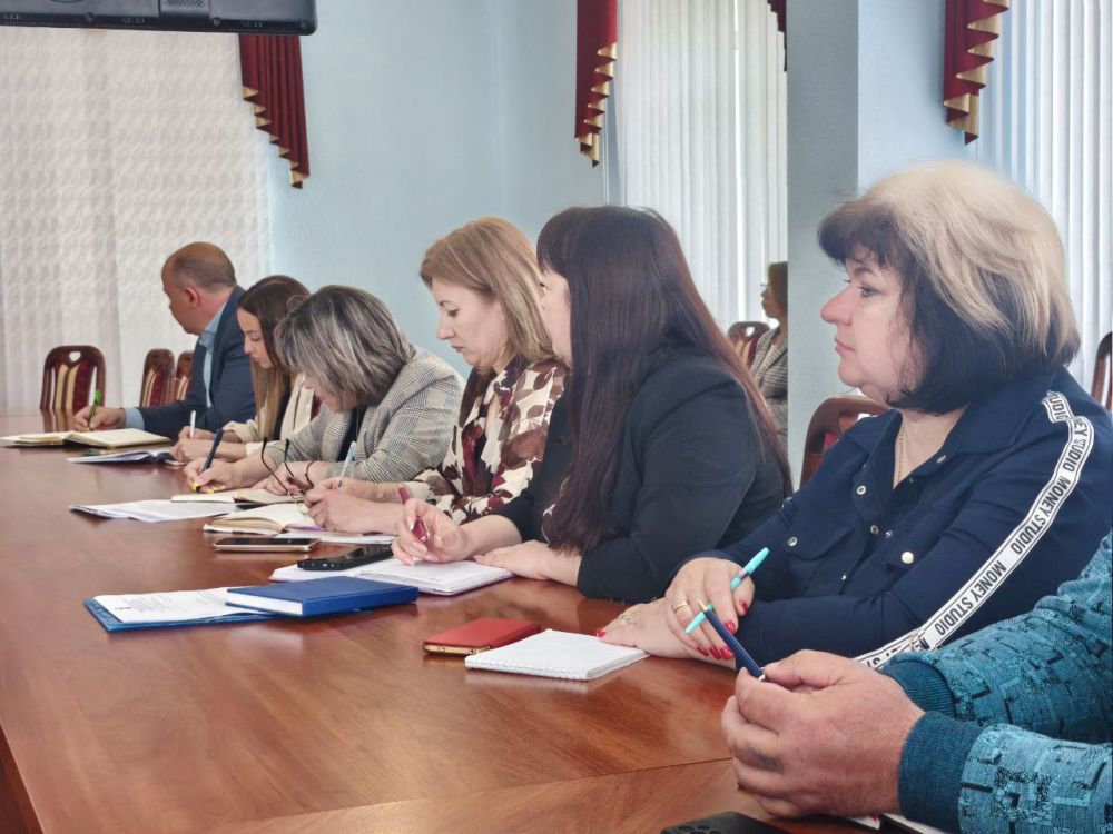Сергей Козенко: Сегодня провел расширенное аппаратное совещание с участием руководителей структурных подразделений Администрации, а также начальников отделов и управления, ответственных за жизнеобеспечение территории округа Сергей Козенко: Сегодня провел расширенное аппаратное совещание с участием руководителей структурных подразделений Администрации, а также начальников отделов и управления, ответственных за жизнеобеспечение территории округа